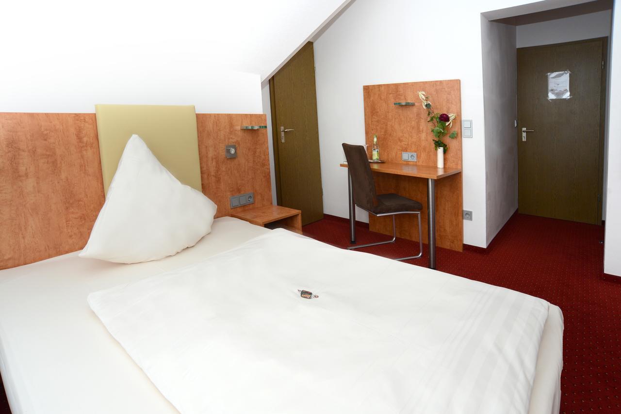 Hotel Jaegerhof Roth  Exterior photo